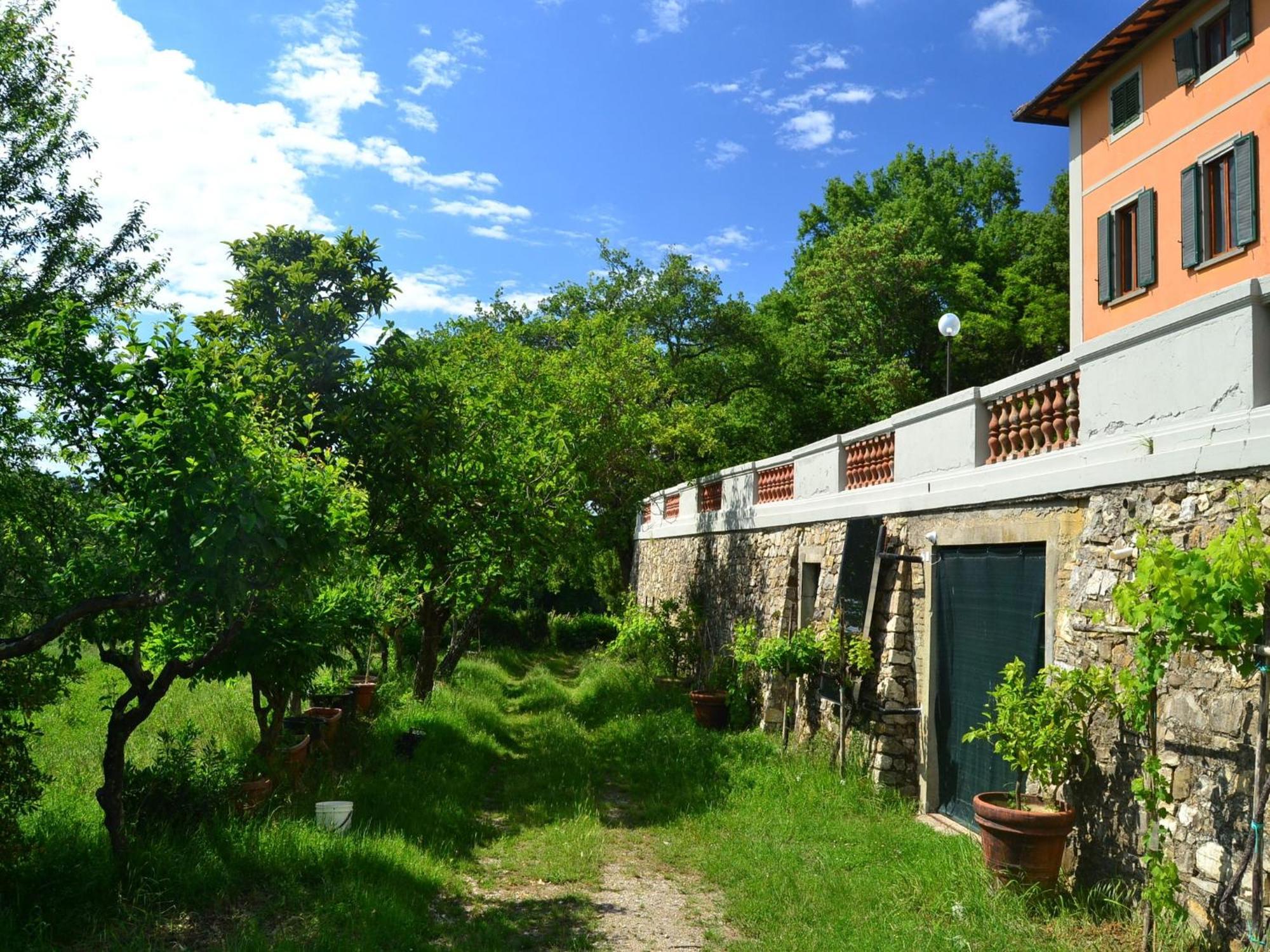 Lovely Holiday Home In Montefiridolfi With Hill View Zewnętrze zdjęcie